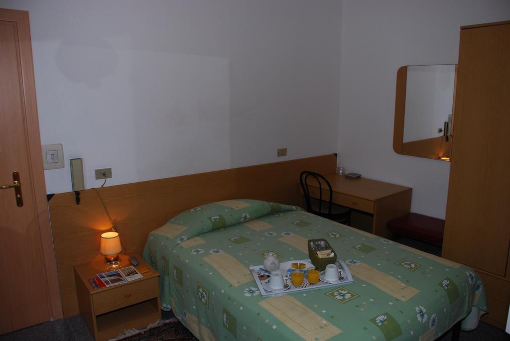 Hotel Major Cenova Dış mekan fotoğraf
